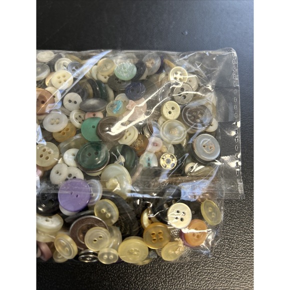 Mixed Lot of Clothing Buttons Vintage to Modern Mixed Great For Revamping Items - Picture 5 of 8